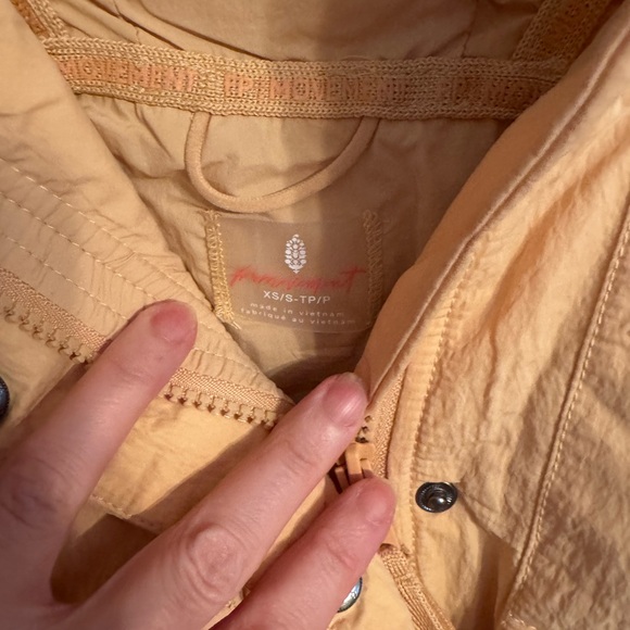 MSRP $248 NWT FP Movement Billie Boxy Lightweight Insulated Jacket XS/S - Picture 6 of 8